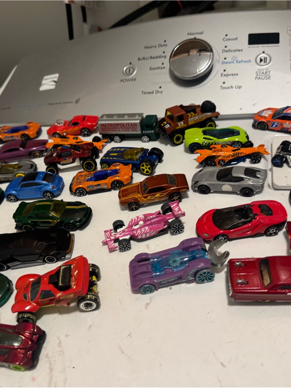 Lot of 32 Hot Wheels